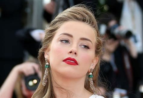 Последние твиты от amber heard (@realamberheard). Kelly Evans Net Worth (2021 Update)