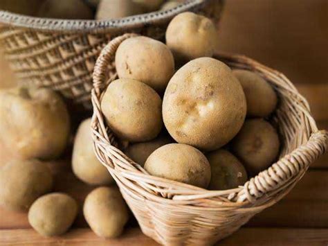 Pada kesempatan kali ini kami akan. Resep Keripik Kentang Pedas Manis, Cocok untuk Stok Camilan