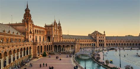 Llegar a tiempo es una de tus prioridades. Summer in Seville: 10 ideas for your next holiday - Urban ...