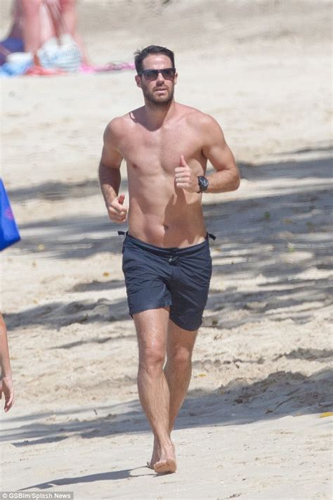 Jamie redknapp and his swedish model girlfriend frida andersson are expecting their first child together. Shirtless Jamie Redknapp enjoys the beach with sons ...