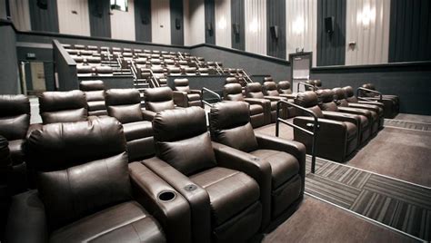 The ultimate web site about movie theaters. Dine-in movie theater to open near Cypress Creek Lakes ...