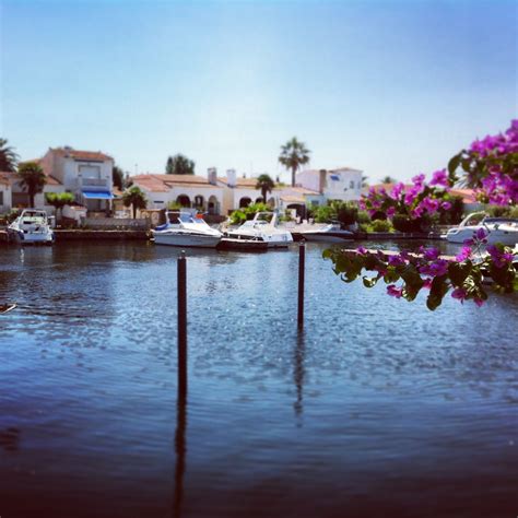 Wir vermieten unsere eigenen ferienhäuser in empuriabrava bereits seit 2011. #Spain #empuriabrava #boat #sea | Empuriabrava