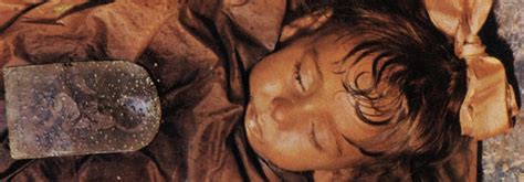 Protagonista della vicenda è un ragazzino che frequenta la. ROSALIA LOMBARDO: LA BAMBINA MUMMIFICATA CHE APRE GLI ...