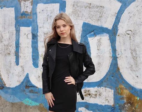 Voir plus d'idées sur le thème instagram, combishort rouge, adolescents sexy. Épinglé sur rare viktoriya
