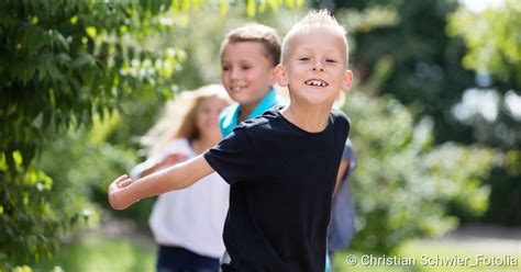 Hyperaktivität bei erwachsenen manifestiert sich in der regel eher in form von rastlosigkeit und unruhe als in form von offenkundiger motorischer überaktivität, die bei kleinkindern auftritt. ADHS: Mehr Diagnosen bei früher Einschulung - NetDoktor