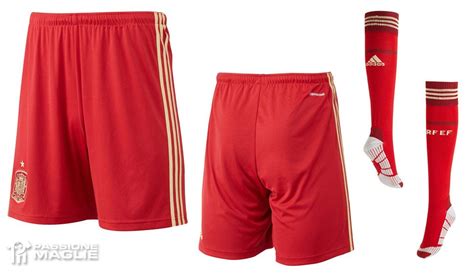 Visualizza altre idee su calcio, stemma, squadra di calcio. Maglia Spagna Mondiali 2014 adidas tutta in rosso con lo ...