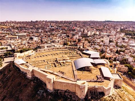 Antep kalesi'ne ulaşım & gaziantep kalesi'ne nasıl gidilir? Gaziantep Kalesi'nin altındaki tüneller de turizme ...