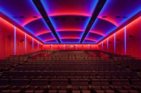 Um 17 uhr schalte ich den computer aus und räume den schreibtisch auf. Hannover cinemaxx programm - sextreffen hattingen