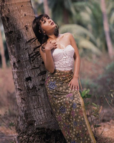 Yuni shara achieved a major domestic breakthrough in 1995 with the release of two highly commercial pop collections. INDO HOT 2011: Yuni Shara Photo Gallery