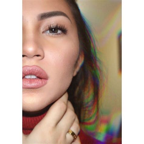 Di foto tersebut ariel nampak berani mengumbar tubuh seksinya dan terlihat toples. Berita dan Foto Terbaru Ariel Tatum | Berita Foto Artis Indonesia