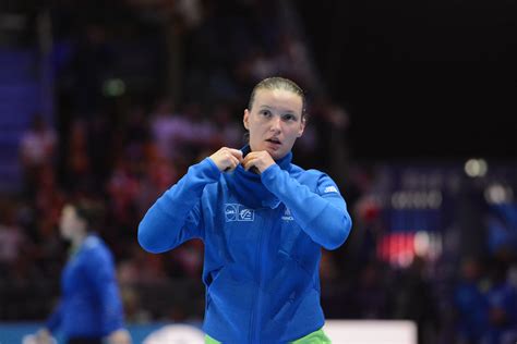 Na olympiáde 2008 leynaud aj spoluhráč valérie nicolas sa zaradili medzi najlepších brankárov súťaže. Amandine Leynaud : «Jouer les JO en 2021 ? Je déciderai ...