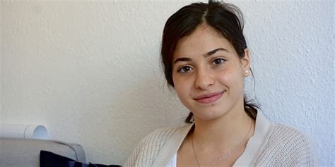 Jun 20, 2021 · wie yusra mardini ans rettende ufer schwamm. Die unglaubliche Geschichte der syrischen Schwimmerin ...