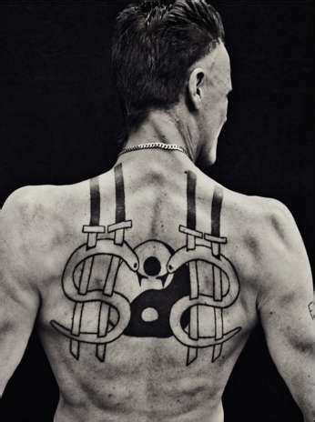 Jones's transformation into ninja of die antwoord happens both literally, through the transformation of his body with tattoos, and figuratively, through his use of language. Playful Street Photography | Die antwoord, Yolandi visser ...