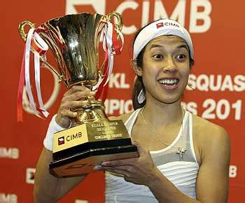 Kemenangan itu tercapai pada bulan februari apabila beliau menewaskan salma shabana di pusingan akhir terbuka finland savcor. Nicol David Spicy Malaysian Female Professional Squash ...