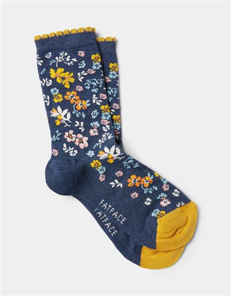 Update your everyday drawer with women's floral socks featuring smart ankle length styles. Women's floral print soft cotton ankle socks | Sock ...