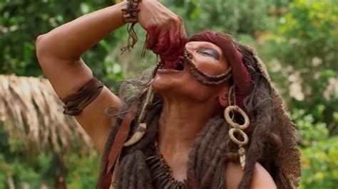 A group of student activists travels to the amazon to save the rain forest and soon discover that they are not alone, and that no good deed goes unpunished. The Green Inferno, il cannibal horror ambientalista di Eli ...