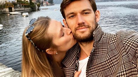 Click inside to find out more details about toni and alex's newborn daughter… toni shared the big news on instagram with her fans, including the baby. Toni Garrn Alex Pettyfer / Tudj meg róla mindent és ...