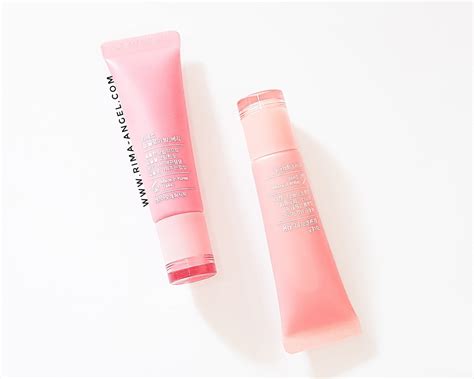 I'm probably the only one on earth who never tried any other laneige product. Review Laneige Lip Glowy Balm - Berry & Grapefruit