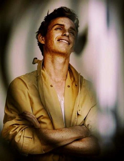 Edward john david „eddie redmayne (ur. In yellow | Eddie redmayne hot, Eddie redmayne, Eddie