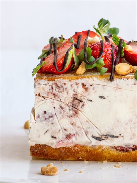 Eatsmarter has over 80,000 healthy & delicious recipes online. Ice cream & berry terrine - HeleenMeyer