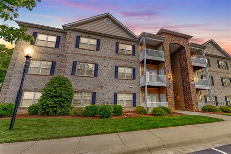 Expert recommended top 3 apartments for rent in greensboro, north carolina. Wendover aXcess Apartments | Greensboro, North Carolina ...