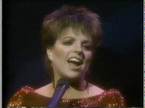 Now i want to watch the whole thing. Liza Minnelli - I Don't Want To Know - Palladium 1986 ...