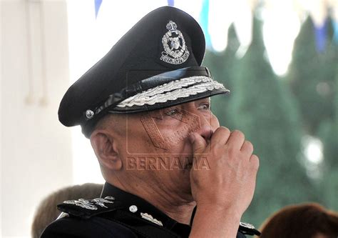 Tan sri ismail haji omar (lahir 17 mei 1954 di kulim, kedah) merupakan ketua polis negara malaysia yang ke sembilan. Malaysians Must Know the TRUTH: Tan Sri Ismail Omar Sebak ...