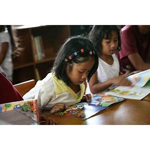 Indonesian kids reading